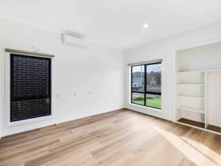 3-Pobblebonk-Clyde-Vic-10-1