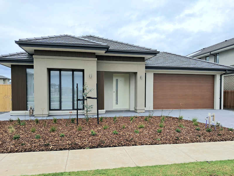 Hair Pin Close Clyde North Shared SIL Home