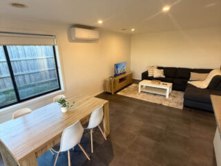 Nepoleon-Blvd-Moe-Vic-3825-7